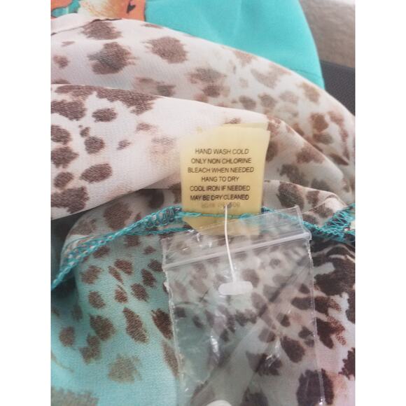 Soft Surroundings Womens Size Medium Tropical Floral Animal Print Tunic Top - Picture 8 of 8